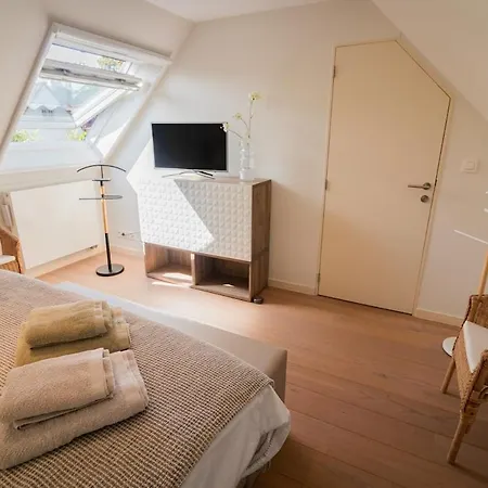 Luxurious With Private Parking Ferienhaus